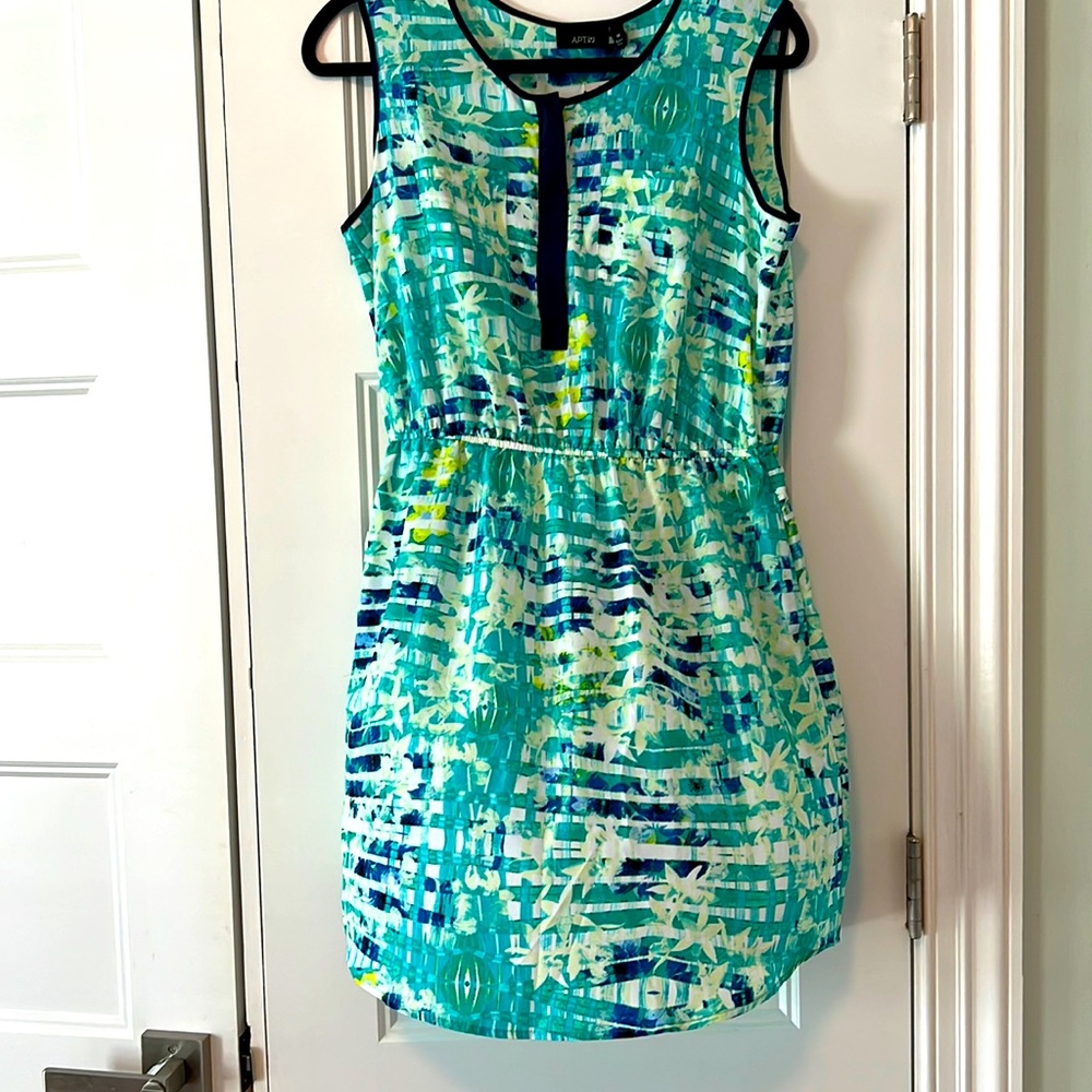 Apt 9 woman’s crepe dress. Size M. NWT. Multi color, sleeveless.